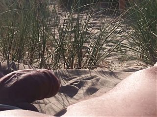 Letting strangers watch me masturbate on the beach
